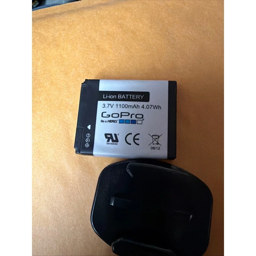 GoPro HD Hero 2 Accessory Bundle Battery 4GB SD Card Mounts‎ Manual Backdoors